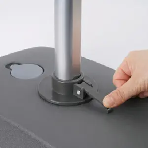 屋内用バナースタンドの組み立て方：３